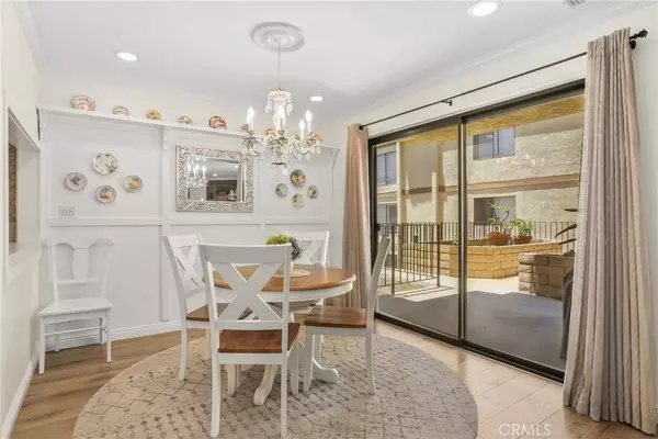 Signal Hill, CA 90755,2722 E 20th ST #202