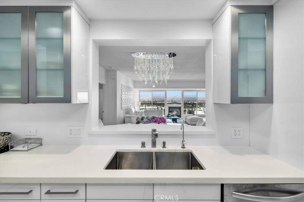 Marina Del Rey, CA 90292,13600 Marina Pointe Dr.