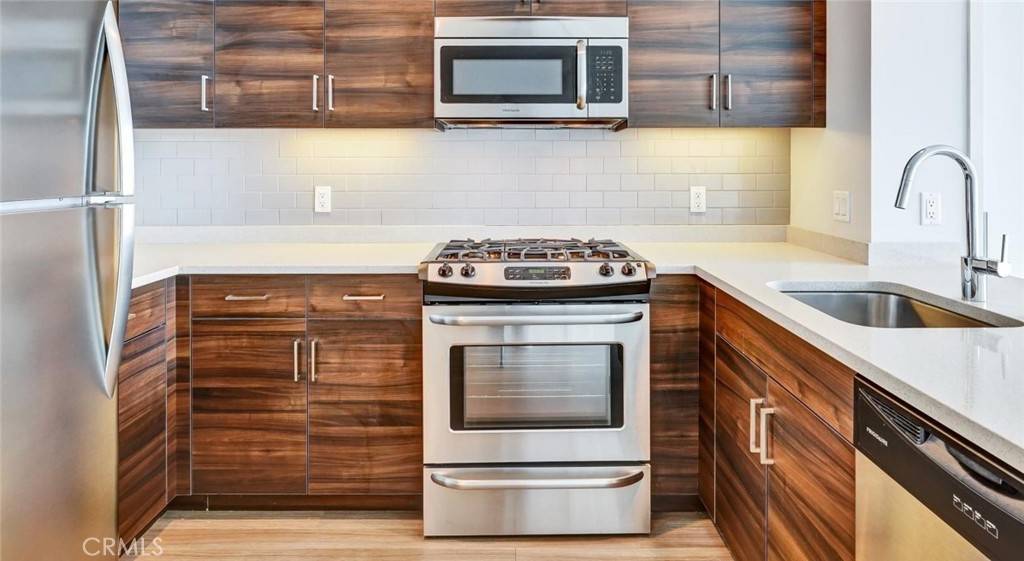 San Francisco, CA 94102,100 Van Ness AVE #606