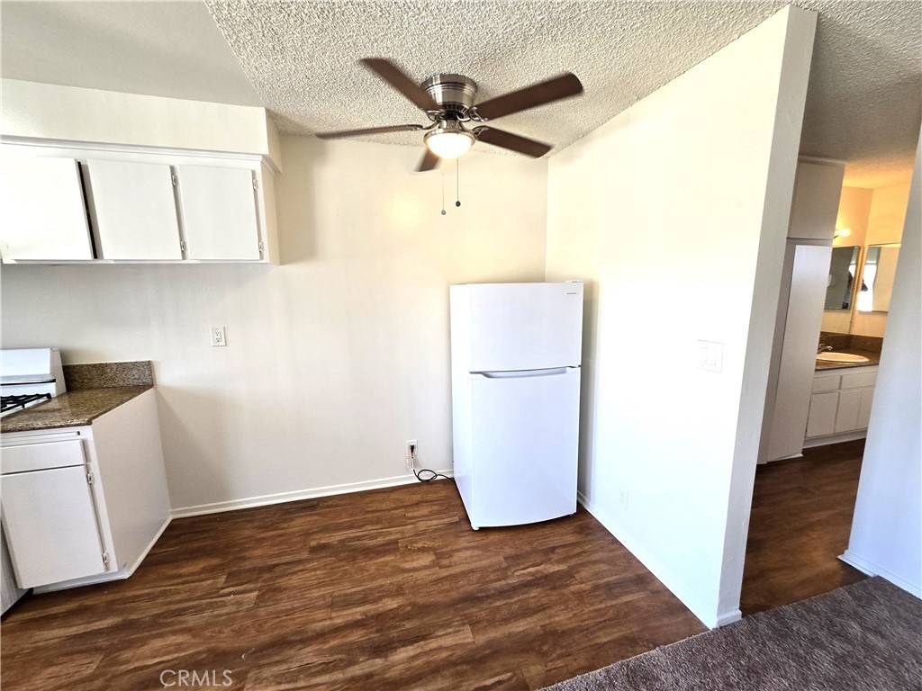 Hawthorne, CA 90250,4015 W 137th ST #223