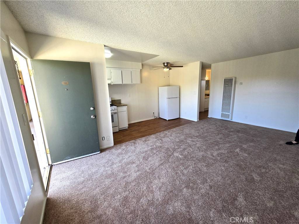 Hawthorne, CA 90250,4015 W 137th ST #223