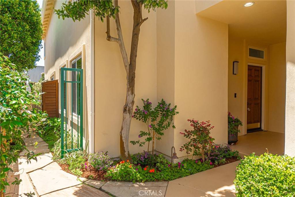 Torrance, CA 90503,2562 Woodbury DR