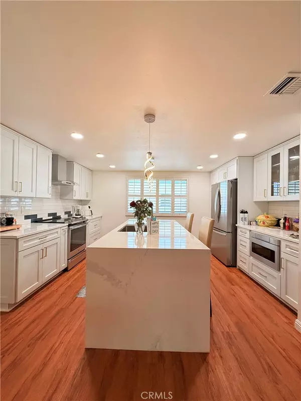 Marina Del Rey, CA 90292,13232 Fiji WAY #C
