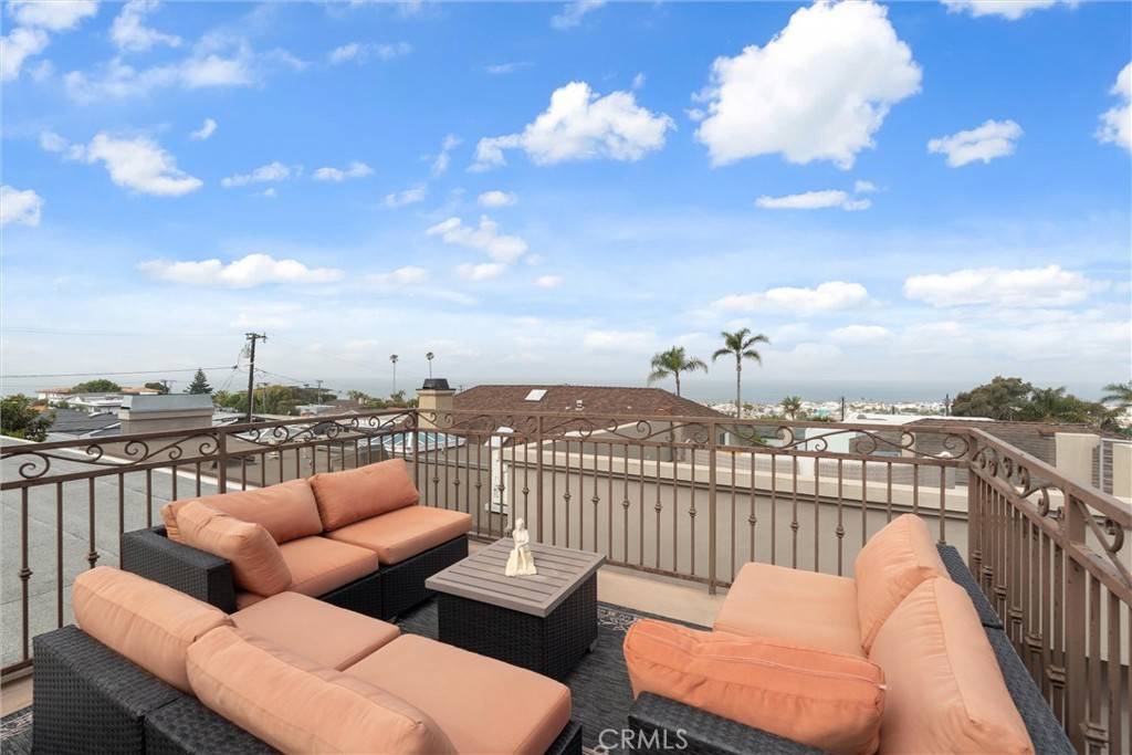 Hermosa Beach, CA 90254,729 Longfellow AVE