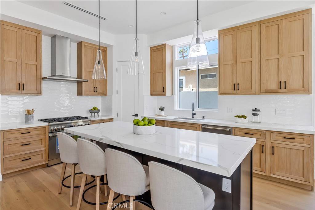Redondo Beach, CA 90278,2102 Marshallfield LN #A