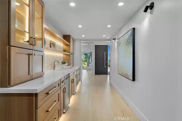Palos Verdes Estates, CA 90274,2708 Via Elevado