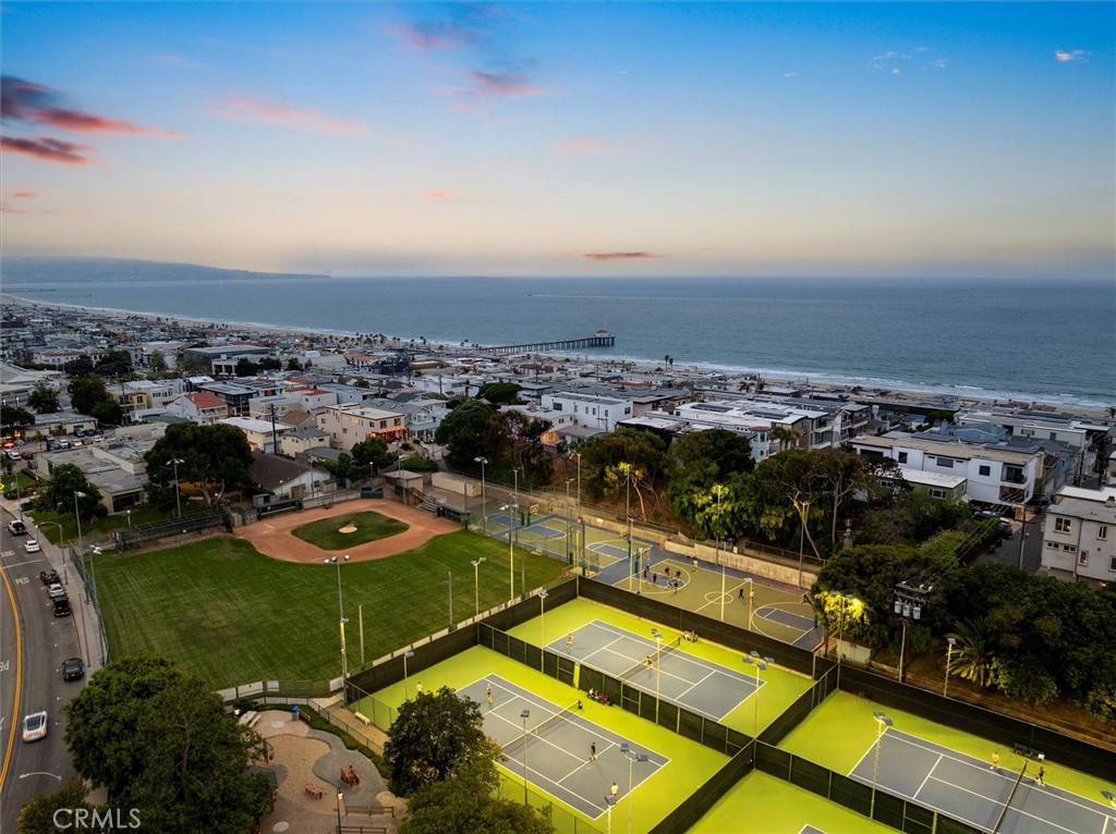 Manhattan Beach, CA 90266,408 17th ST
