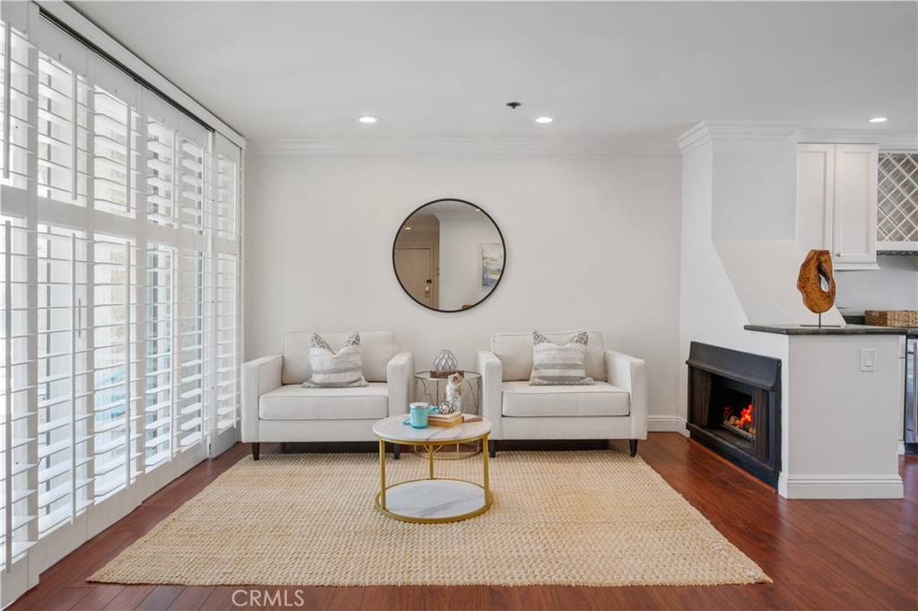 Redondo Beach, CA 90277,555 Esplanade #320