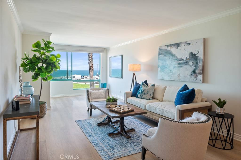 Redondo Beach, CA 90277,201 Calle Miramar #8