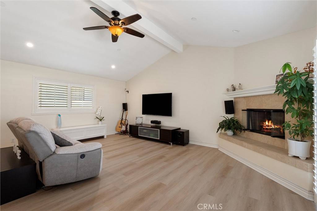 Redondo Beach, CA 90278,2613 Carnegie Lane #B