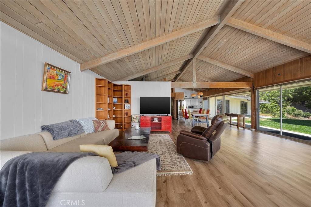 Rancho Palos Verdes, CA 90275,3111 Deluna DR
