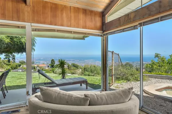 Rancho Palos Verdes, CA 90275,3111 Deluna DR
