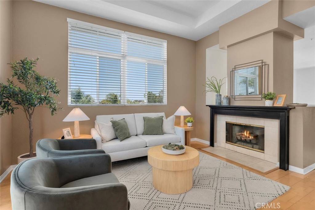 Huntington Beach, CA 92648,18051 Joyful LN #201