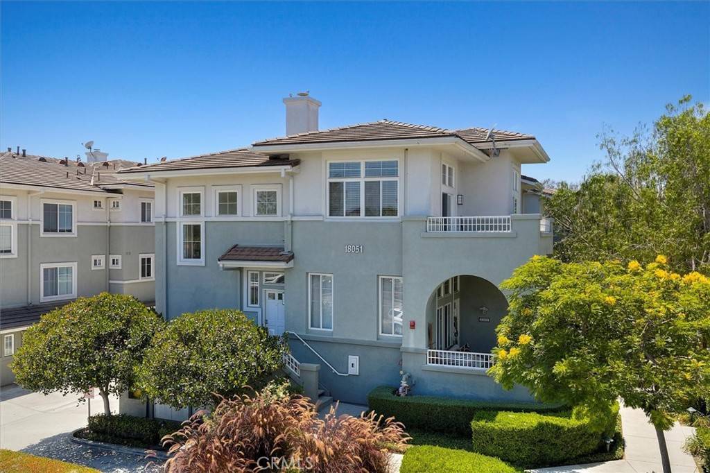 18051 Joyful LN #201, Huntington Beach, CA 92648