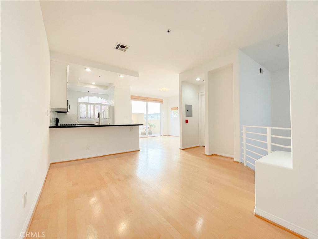 El Segundo, CA 90245,1628 E Palm Ave #5