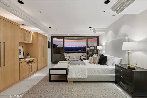 Los Angeles, CA 90024,10560 Wilshire BLVD #1805