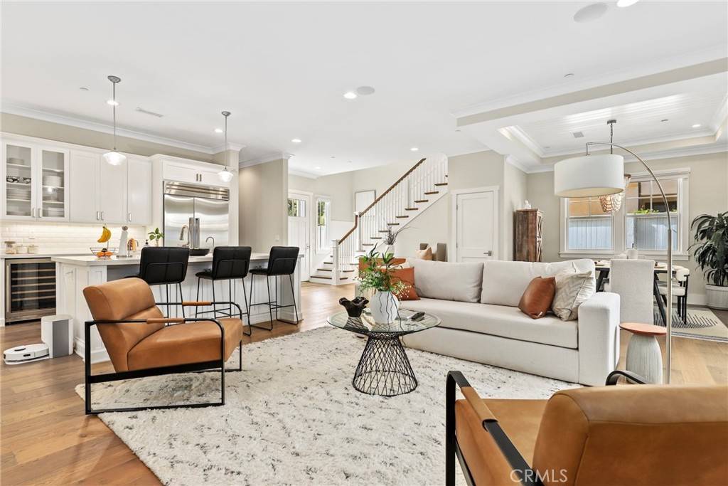 Redondo Beach, CA 90277,716 Elvira AVE #A