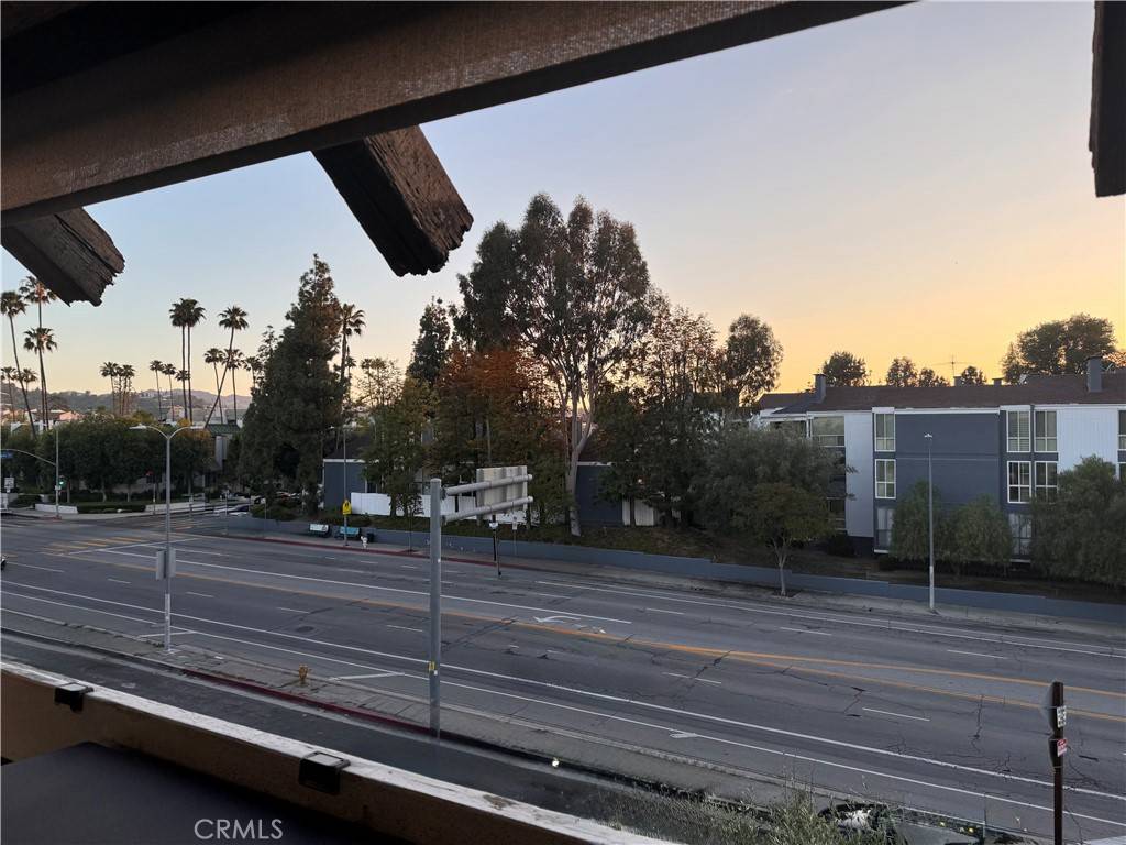5460 White Oak AVE #H303, Encino, CA 91316