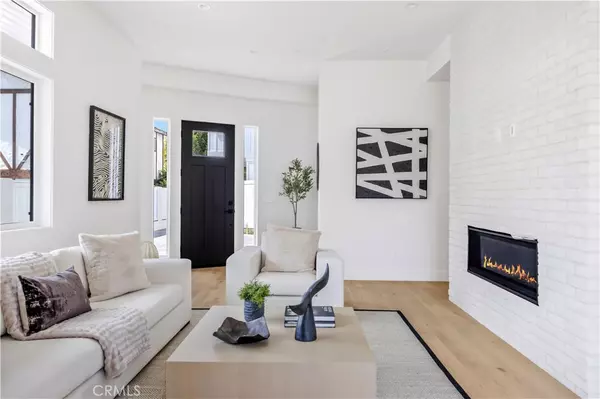 Redondo Beach, CA 90278,2102 Marshallfield LN #B