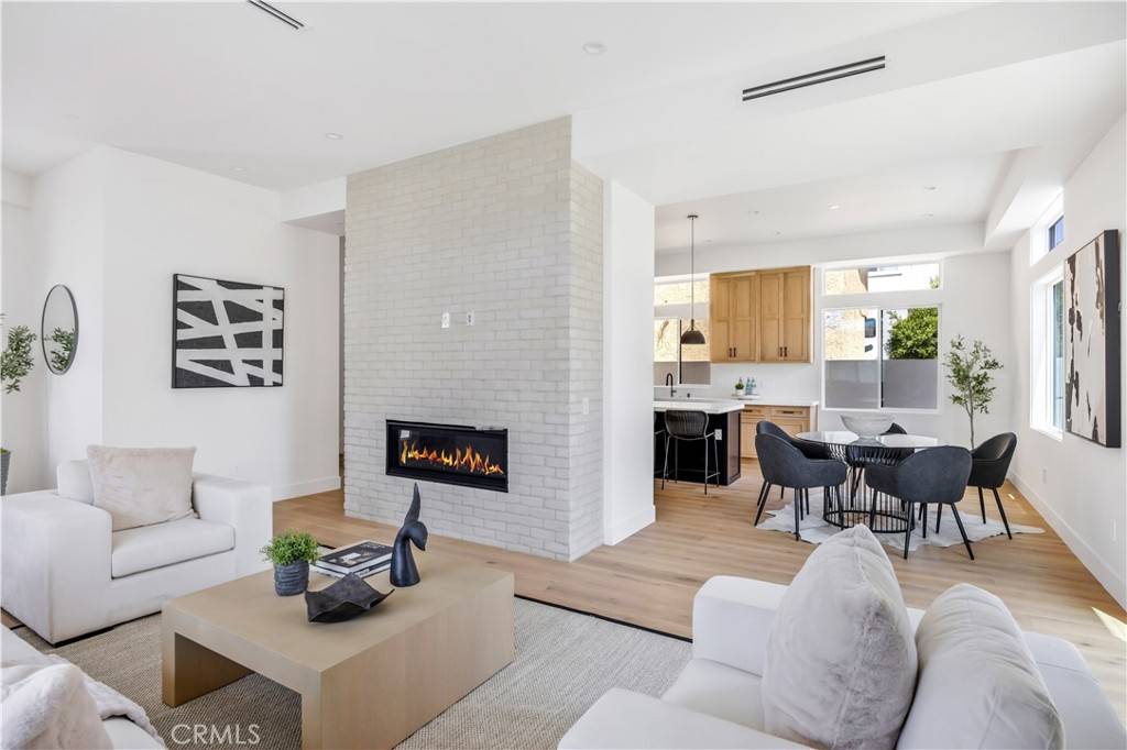 Redondo Beach, CA 90278,2102 Marshallfield LN #B
