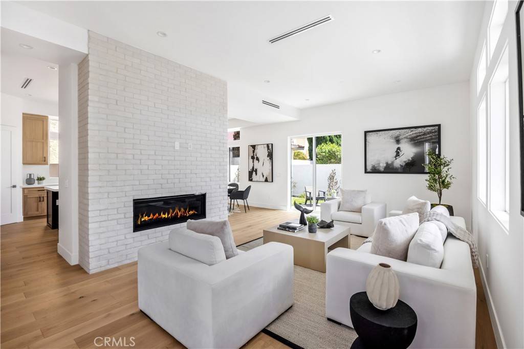 Redondo Beach, CA 90278,2102 Marshallfield LN #B