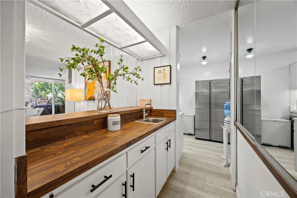 Culver City, CA 90230,6315 Green Valley CIR #100
