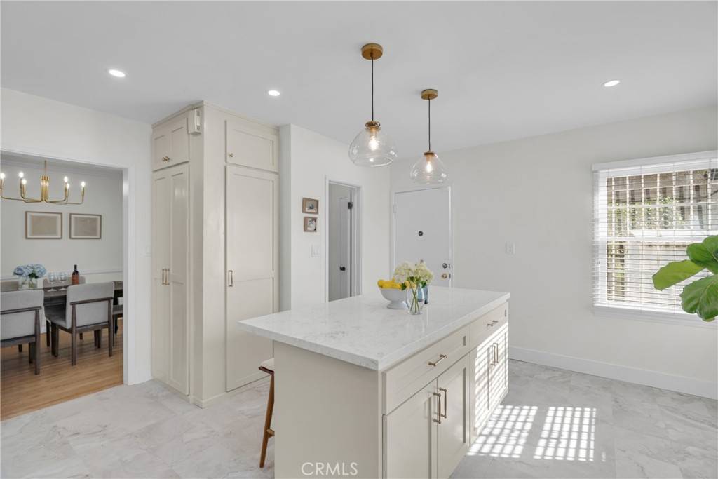 Los Angeles, CA 90043,5248 Parkglen AVE