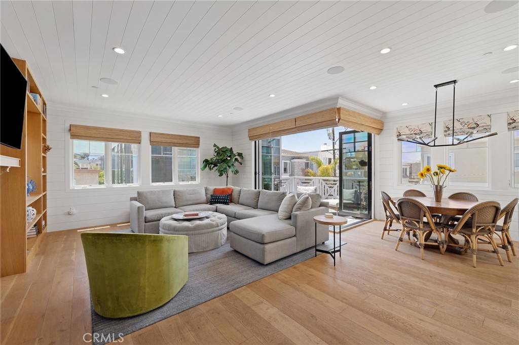 Manhattan Beach, CA 90266,443 23rd PL