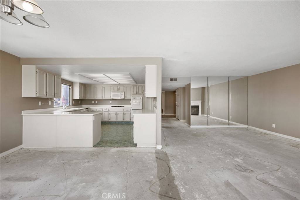 San Pedro, CA 90731,2222 S Mesa ST #8