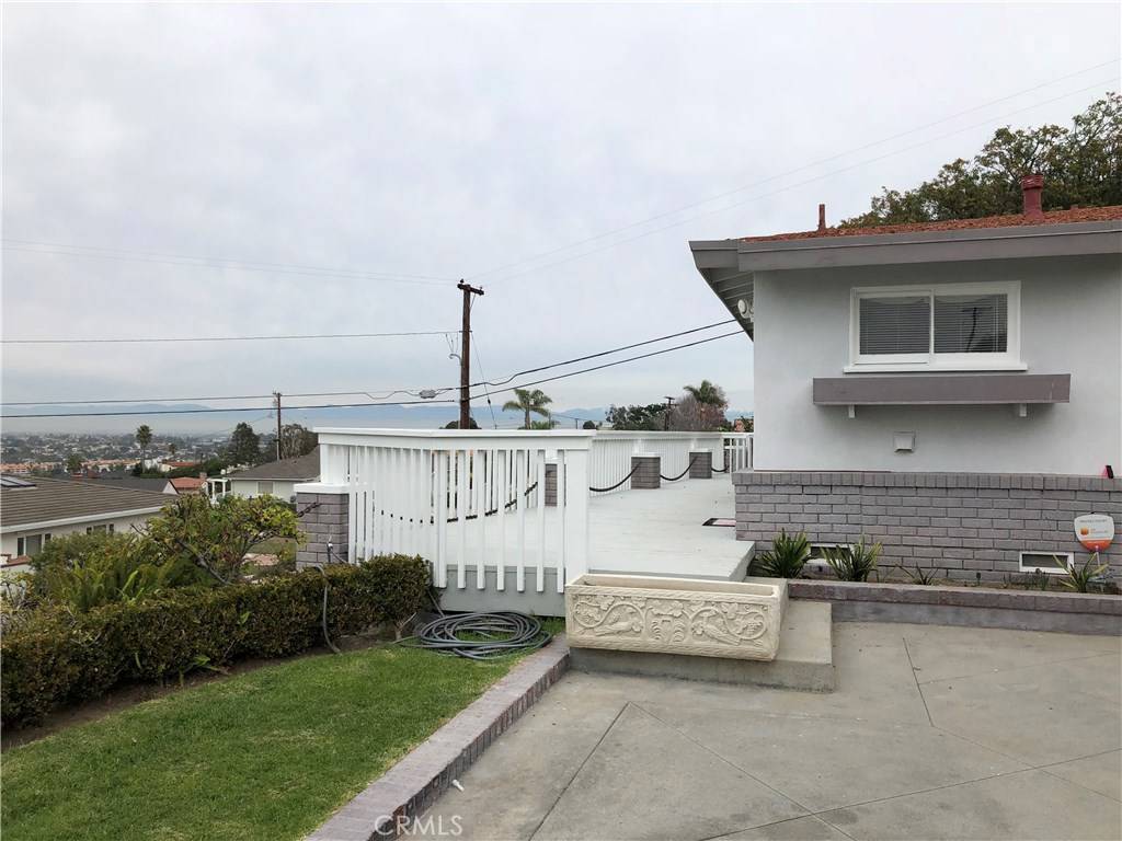 Redondo Beach, CA 90277,202 Via Mesa Grande