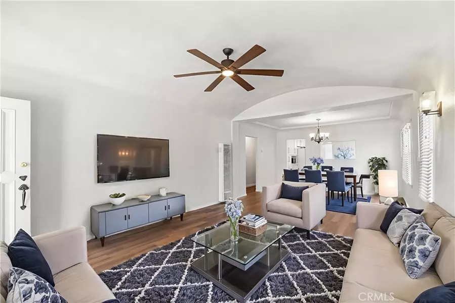 2027 W 70th ST, Los Angeles, CA 90047