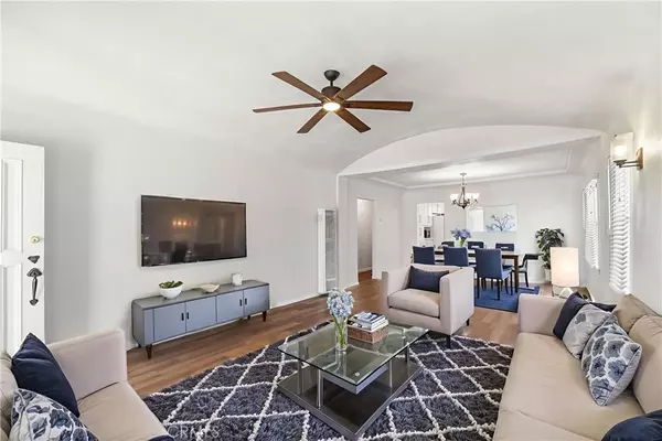 2027 W 70th ST, Los Angeles, CA 90047