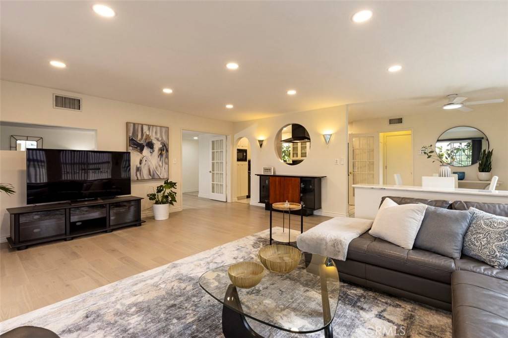 Granada Hills, CA 91344,12131 Woodley AVE