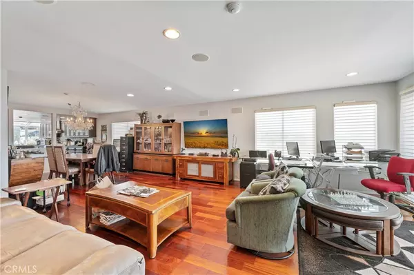 Hermosa Beach, CA 90254,867 Aubrey CT #1