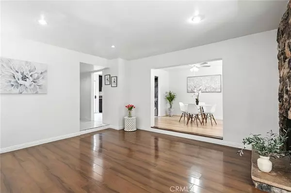 Panorama City, CA 91402,8800 Kester AVE #107
