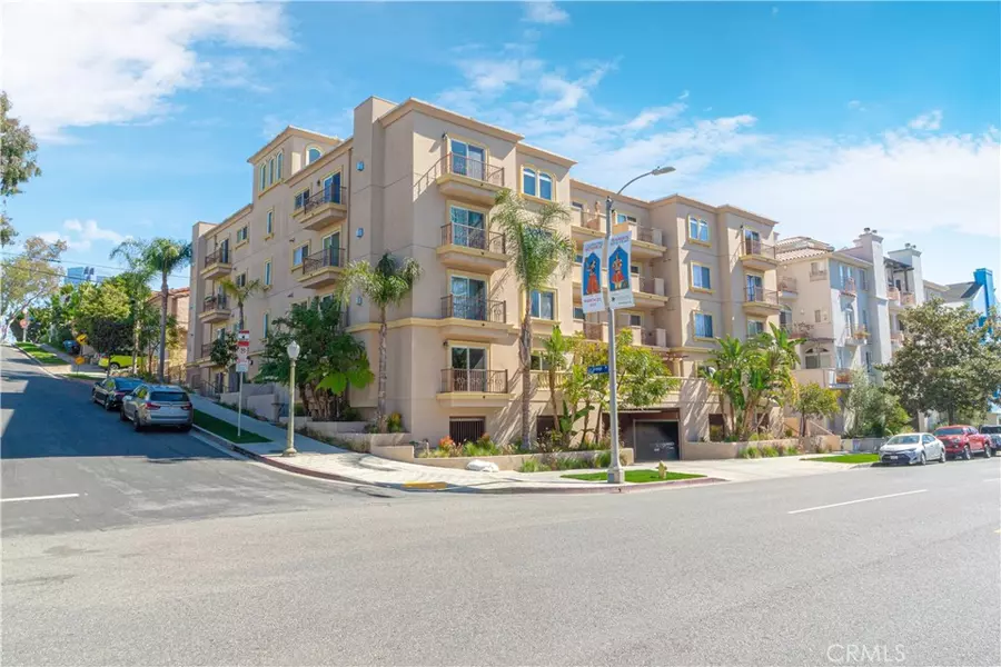 10390 La Grange #402, Los Angeles, CA 90025