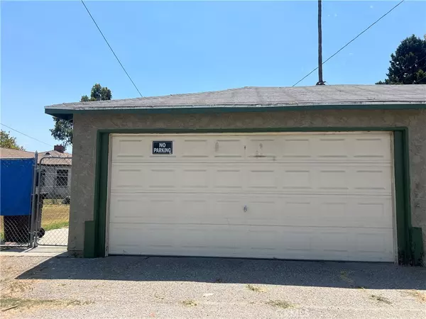 Compton, CA 90220,533 W Almond ST