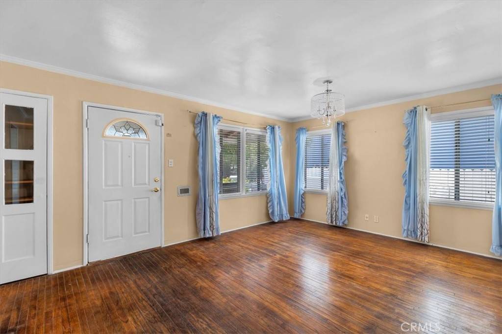 Long Beach, CA 90805,5943 Gardenia AVE
