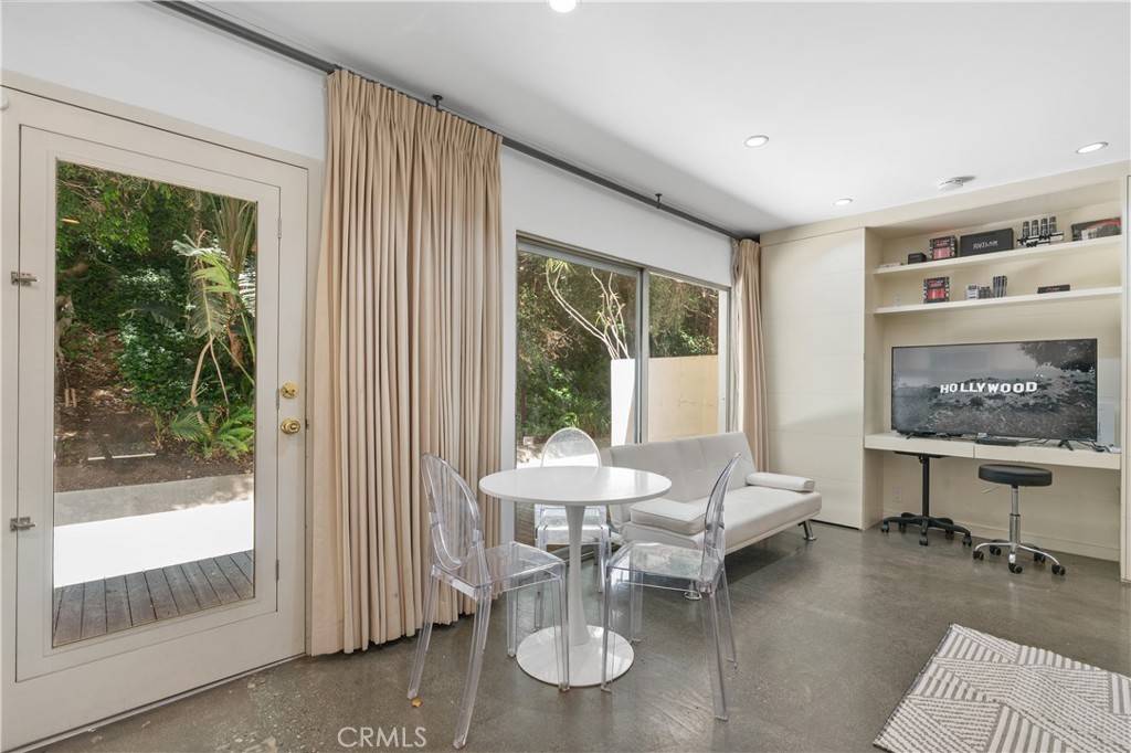 8787 Shoreham DR #B4, West Hollywood, CA 90069