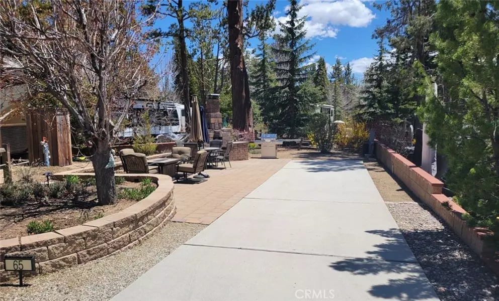 40751 North Shore LN, Fawnskin, CA 92314