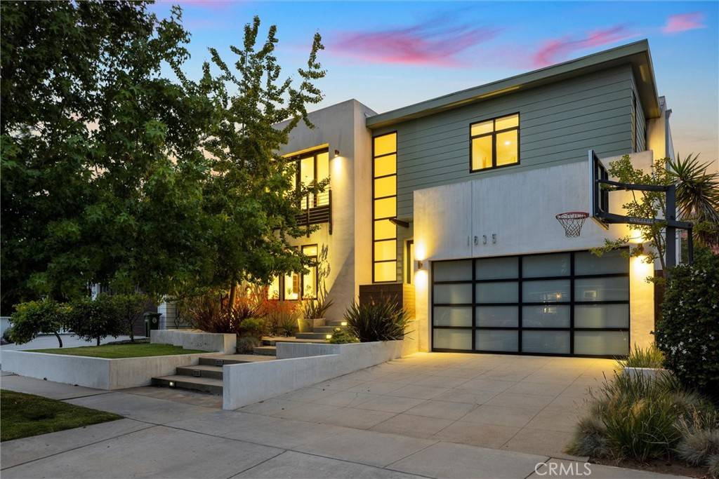1635 19th ST, Manhattan Beach, CA 90266