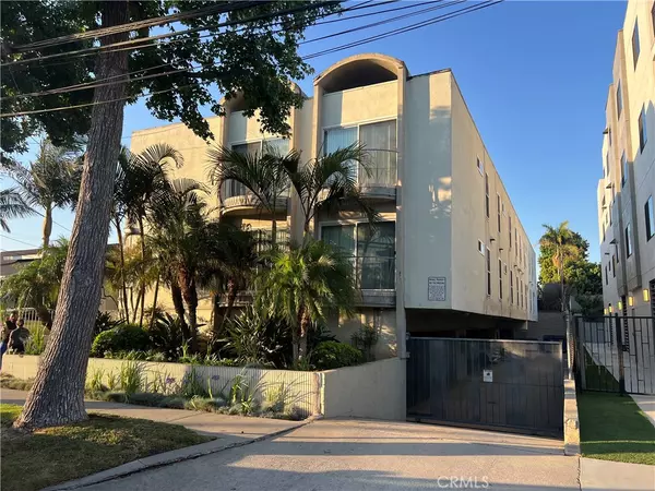 Inglewood, CA 90301,813 E La Palma DR