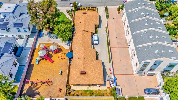 Redondo Beach, CA 90278,2418 Clark LN
