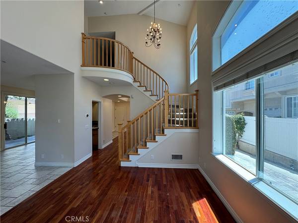 Redondo Beach, CA 90278,2118 Clark LN #A