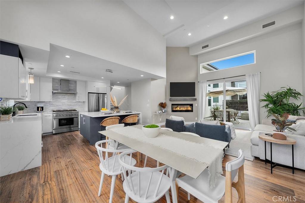 2713 Carnegie LN #B, Redondo Beach, CA 90278