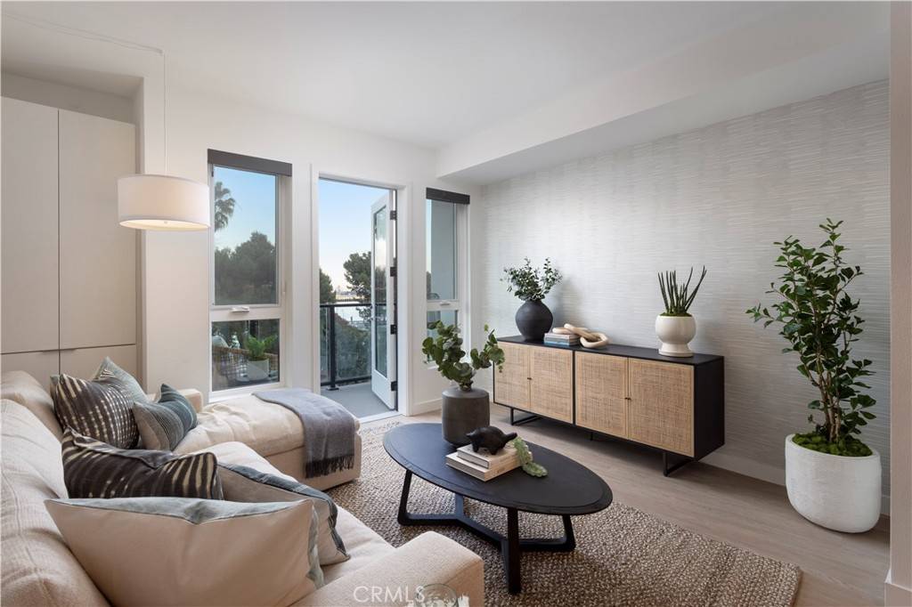 San Pedro, CA 90731,551 S Harbor #419
