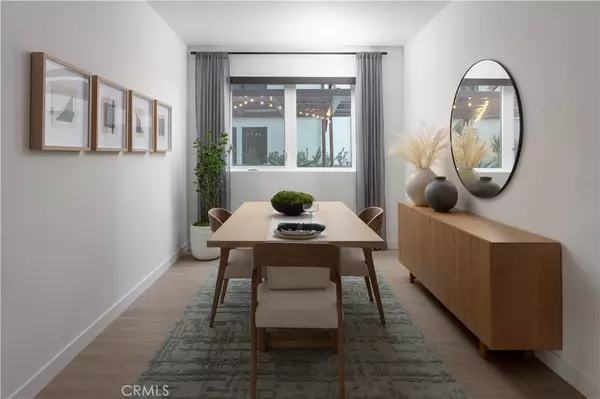 San Pedro, CA 90731,511 S Harbor #422