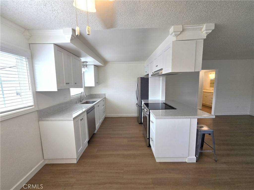 Redondo Beach, CA 90277,1214 Agate ST #D