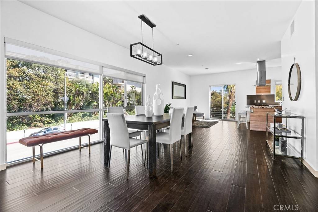 Marina Del Rey, CA 90292,3119 Via Dolce #107