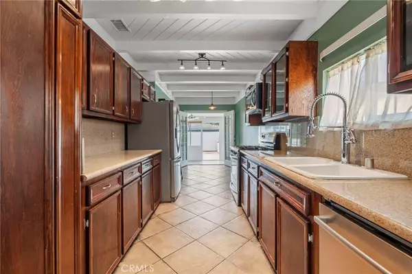 Hawthorne, CA 90250,5032 W 135th ST